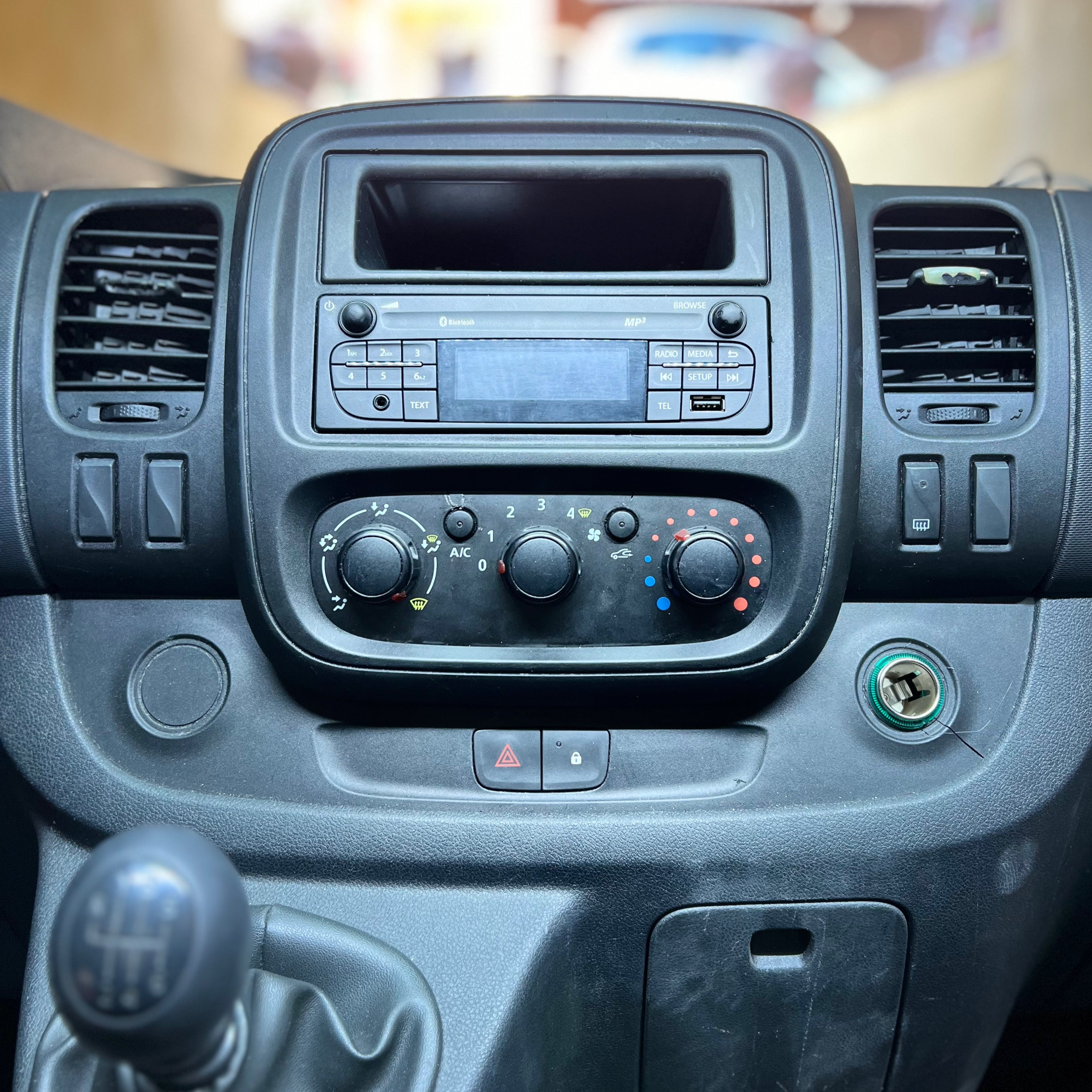 Autoradio per Trafic 3 | NV300 | Talento | Vivaro | Express 11.8" 2K | Android | Bluetooth | CarPlay | Android Auto | 4/64GB Ram