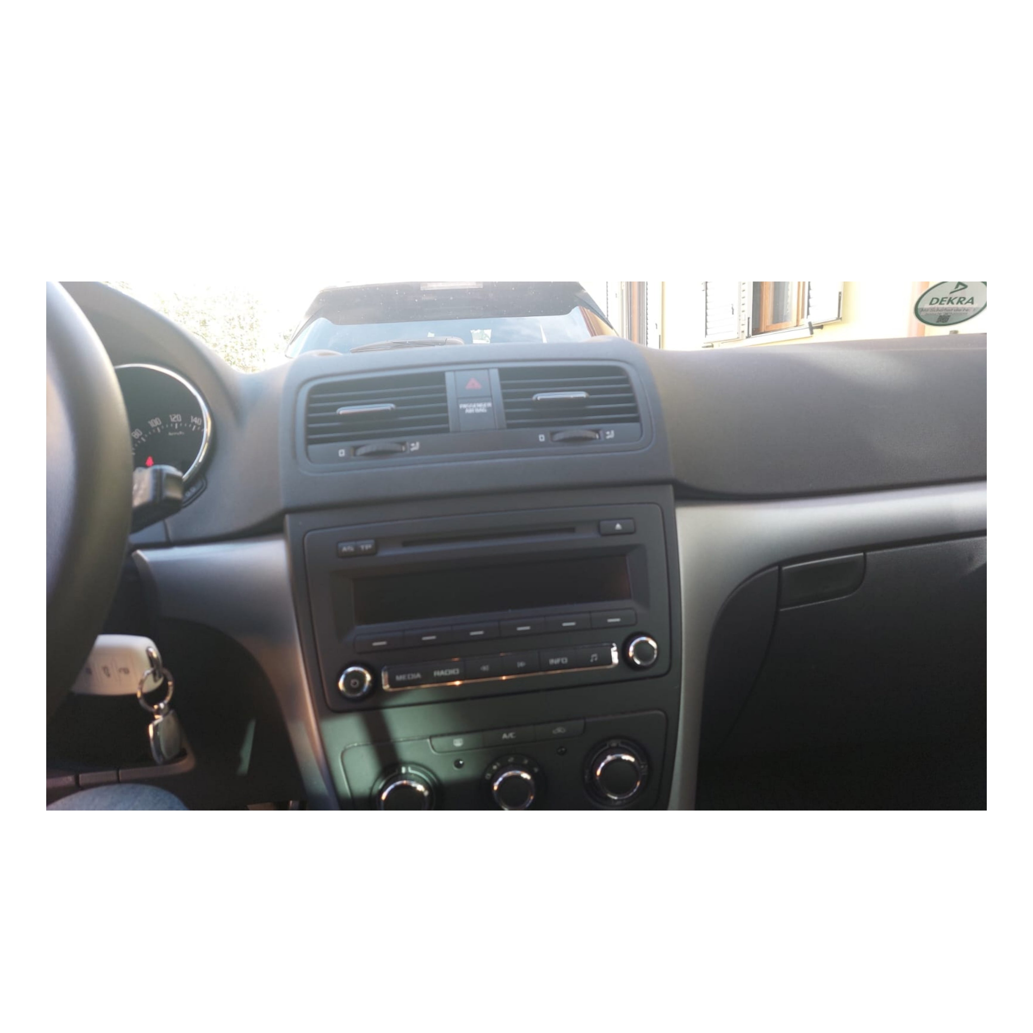Autoradio per Skoda Yeti 10.1" (2009-2017) Android, Bluetooth, CarPlay, Android Auto, 2GB/4GB/8GB Ram