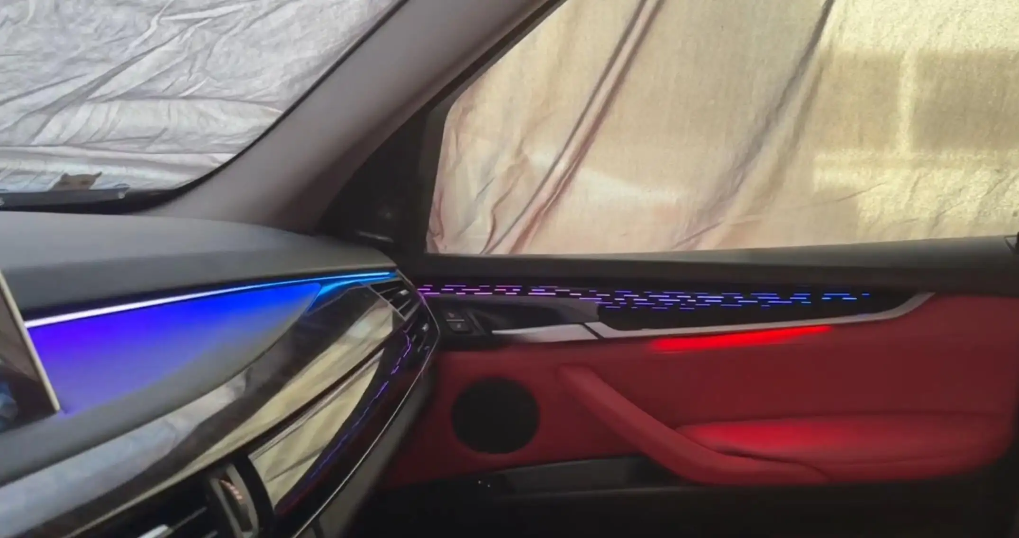 (PRENOTA) Ambient Light per BMW X5, X6 F15, F16, 256 Colori, APP