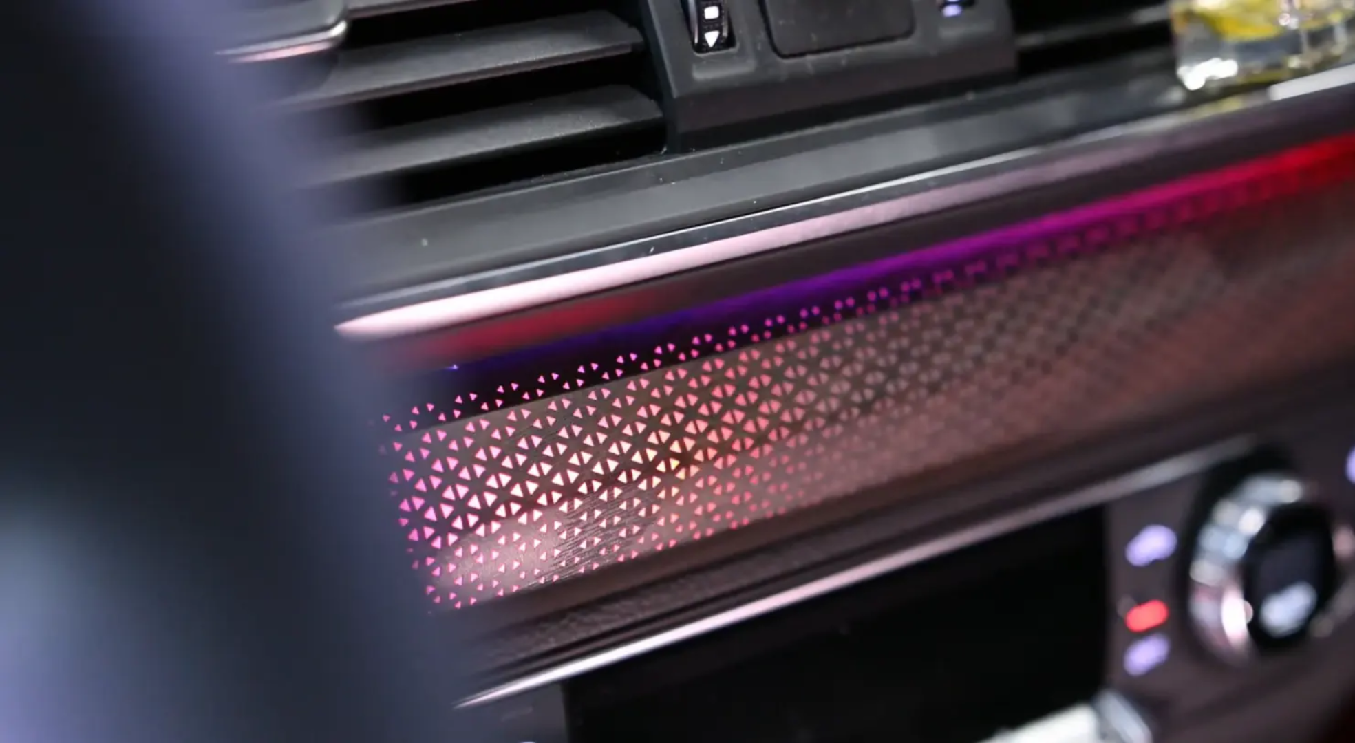 (PRENOTA) Ambient Light per Audi Q5 (2018-2025), 256 Colori, APP
