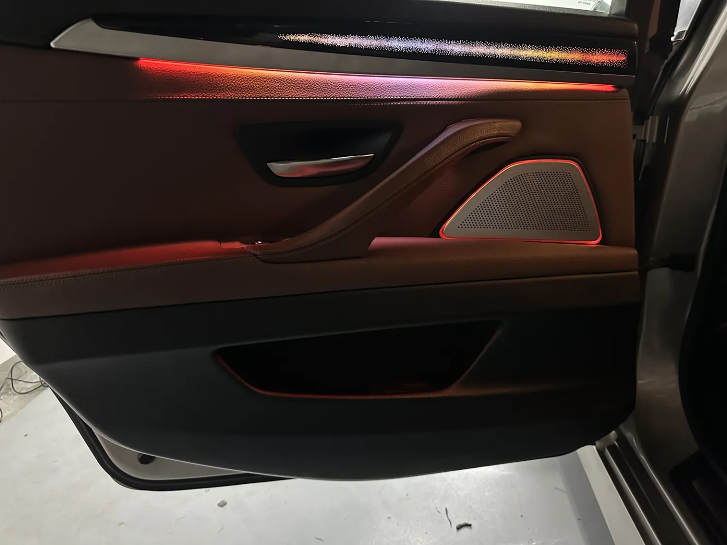 (PRENOTA) Ambient Light per BMW Serie 5 F10, F11 (2011-2017), 256 Colori, APP