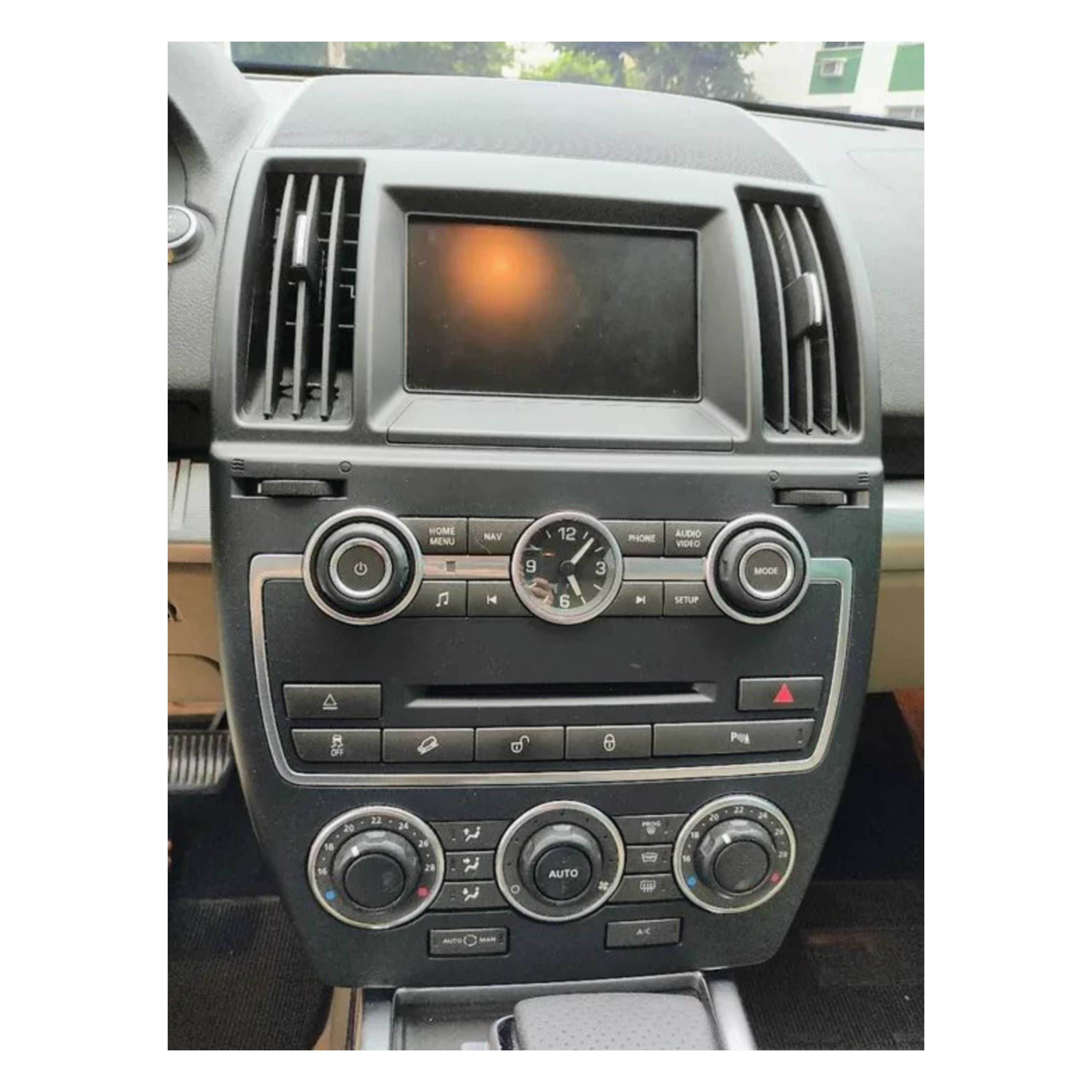 (PRENOTA) Autoradio per Land Rover Freelander 2 9.7" (2006-2015) Android, Bluetooth, CarPlay, Android Auto, Modello Tesla, 4GB/8GB Ram