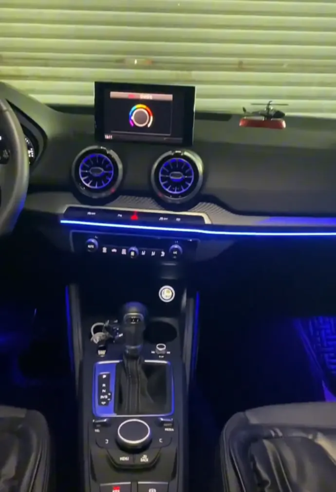 (PRENOTA) Ambient Light per Audi Q2 (2019-2026), 256 Colori, APP