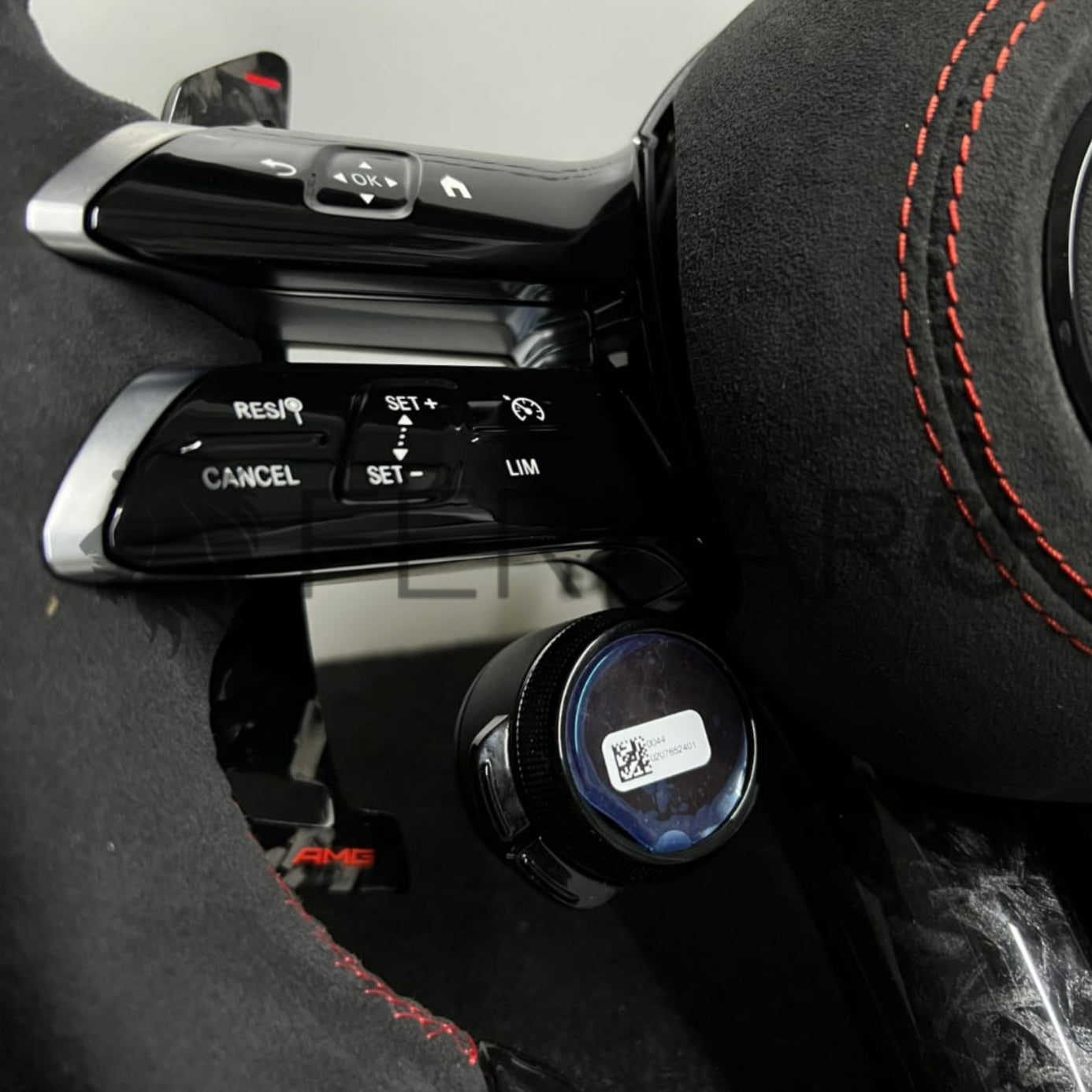 (PRENOTA) Volante per Mercedes, Carbonio Diagonale, Pelle Scamosciata, Galvanica, Linea Rossa, Pomelli AMG