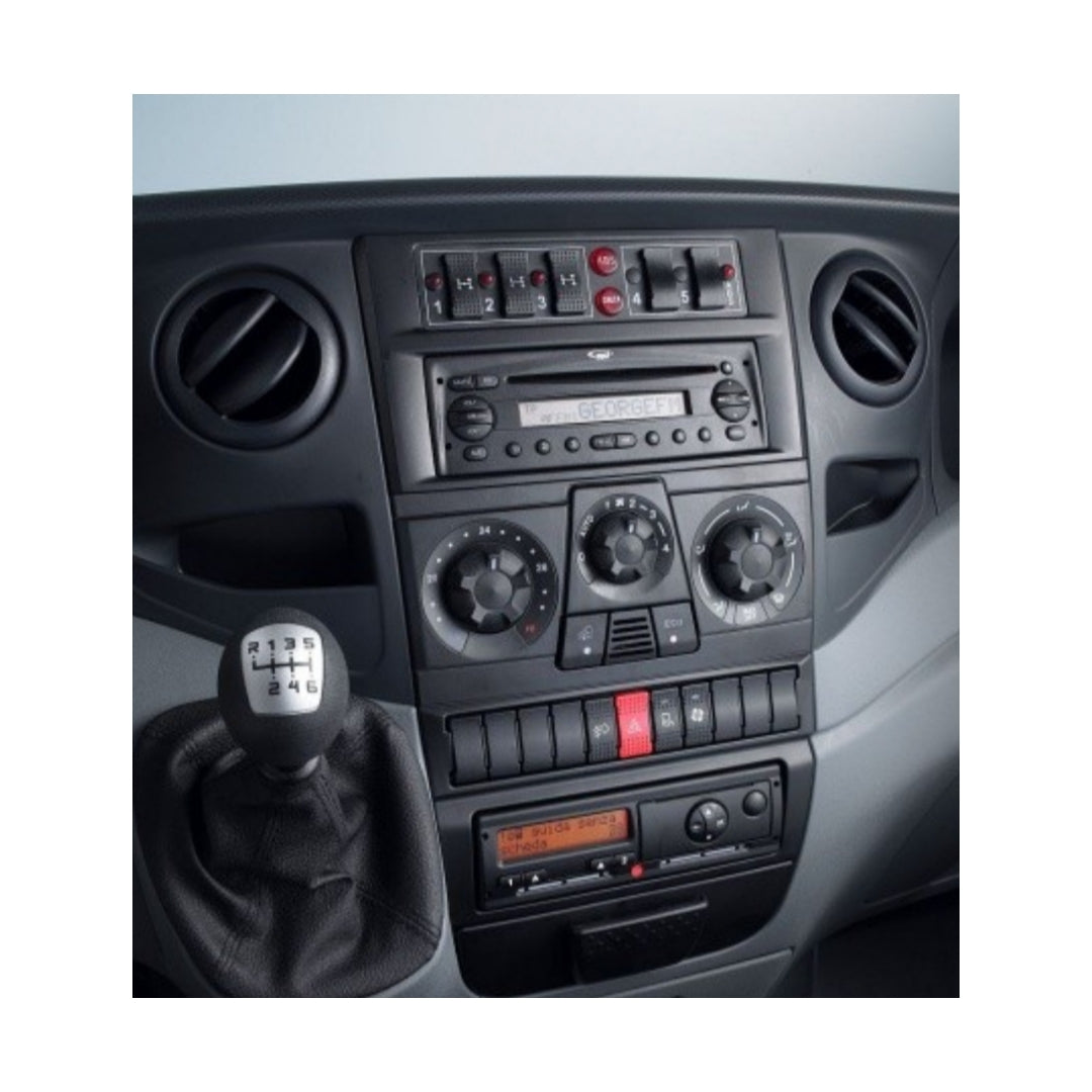 Autoradio per Iveco Daily 4ª Serie 9" (2006-2014) Android, Bluetooth, CarPlay, Android Auto, 2GB,4GB,6GB,8GB Ram