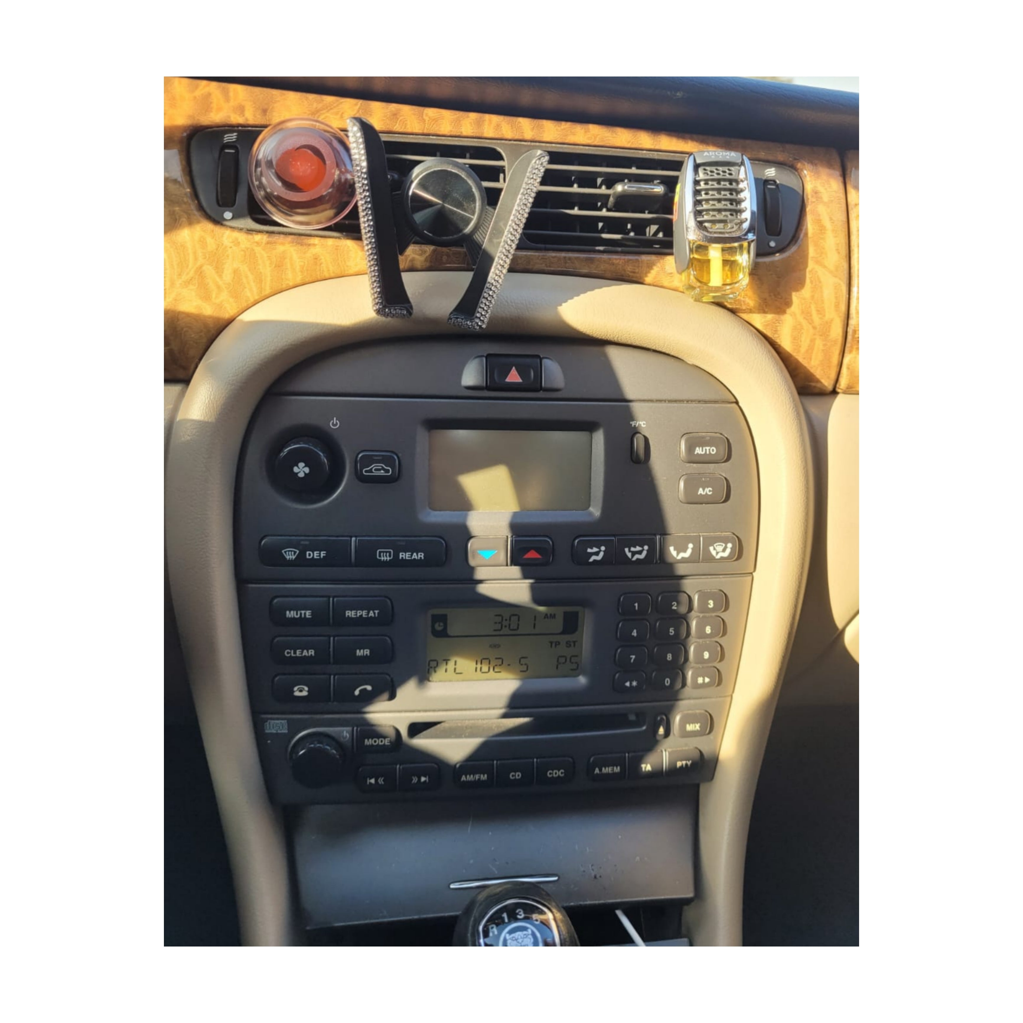 (PRENOTA) Autoradio per Jaguar X-Type 9.7" (2001-2009) Android, Bluetooth, CarPlay, Android Auto, Modello Tesla, 4GB/8GB Ram