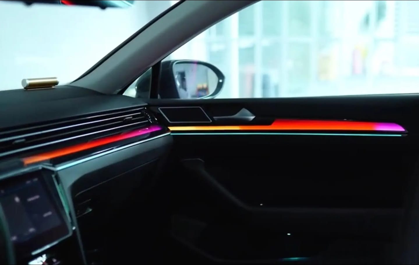 (PRENOTA) Ambient Light per Volkswagen Passat B8 (2014-2023), 256 Colori, APP