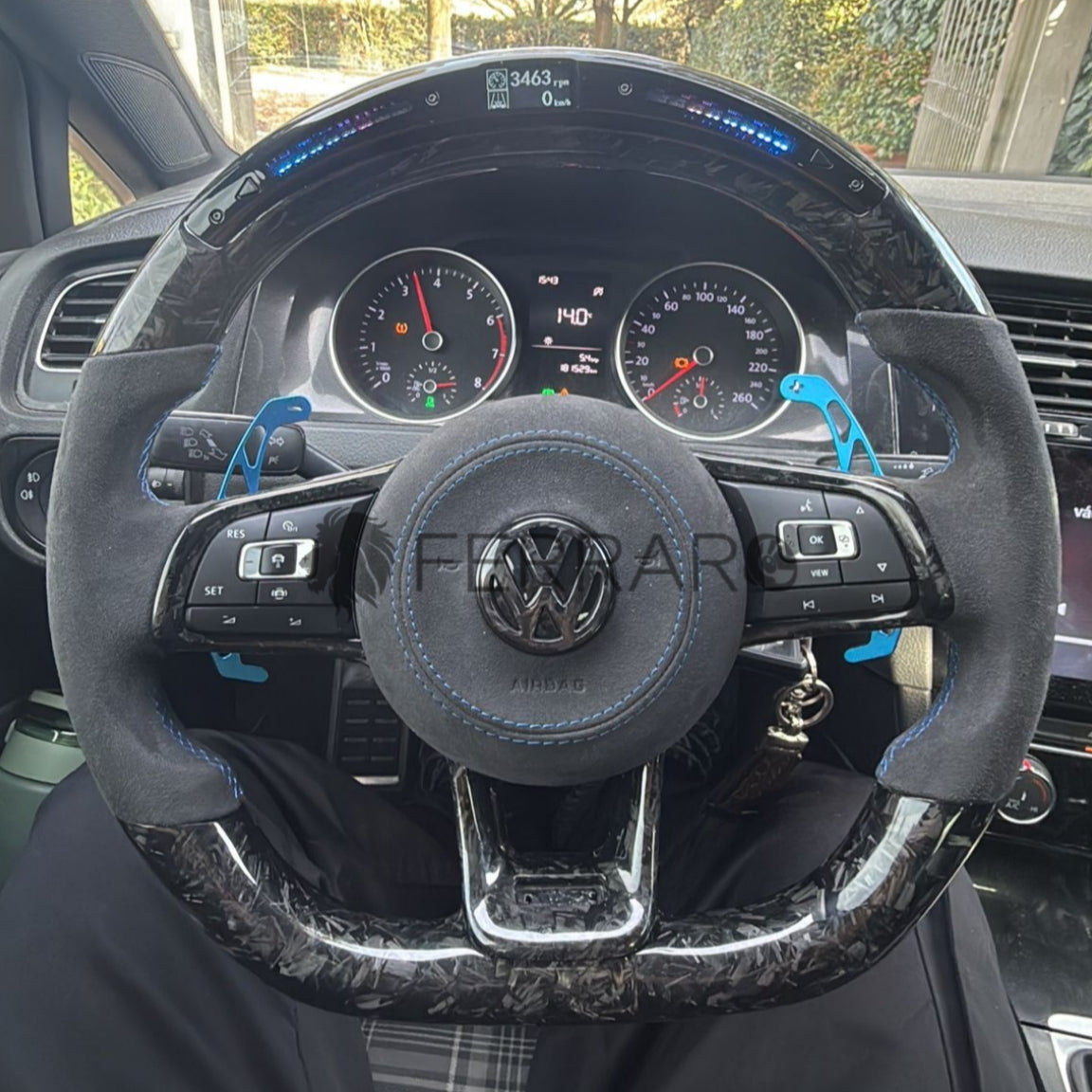 (PRENOTA) Volante per Volkswagen, Carbonio Diagonale, Filo Nero, Punzonatura, LED