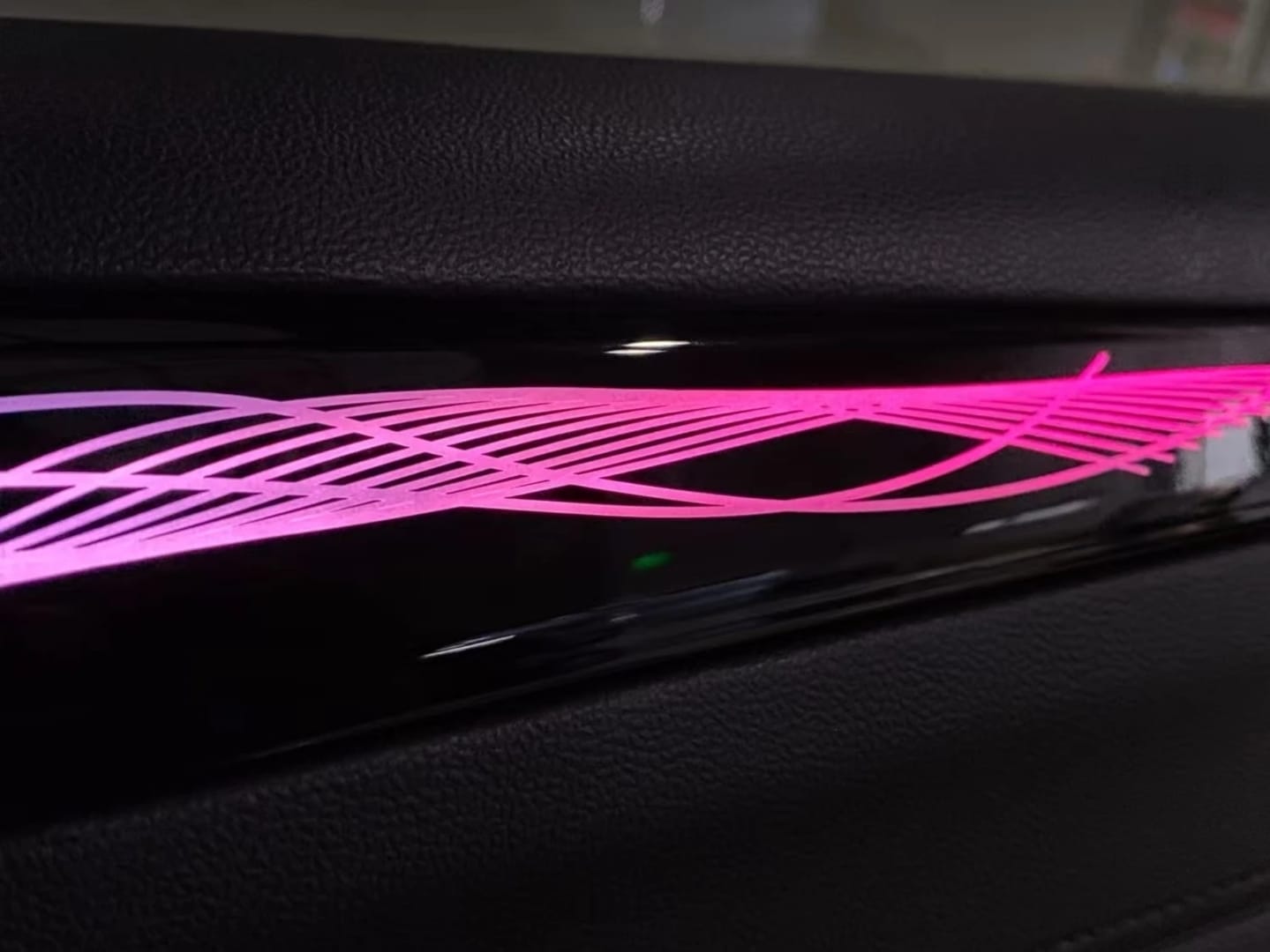 (PRENOTA) Ambient Light per Ford Focus (2018-2022), 256 Colori RGB, APP