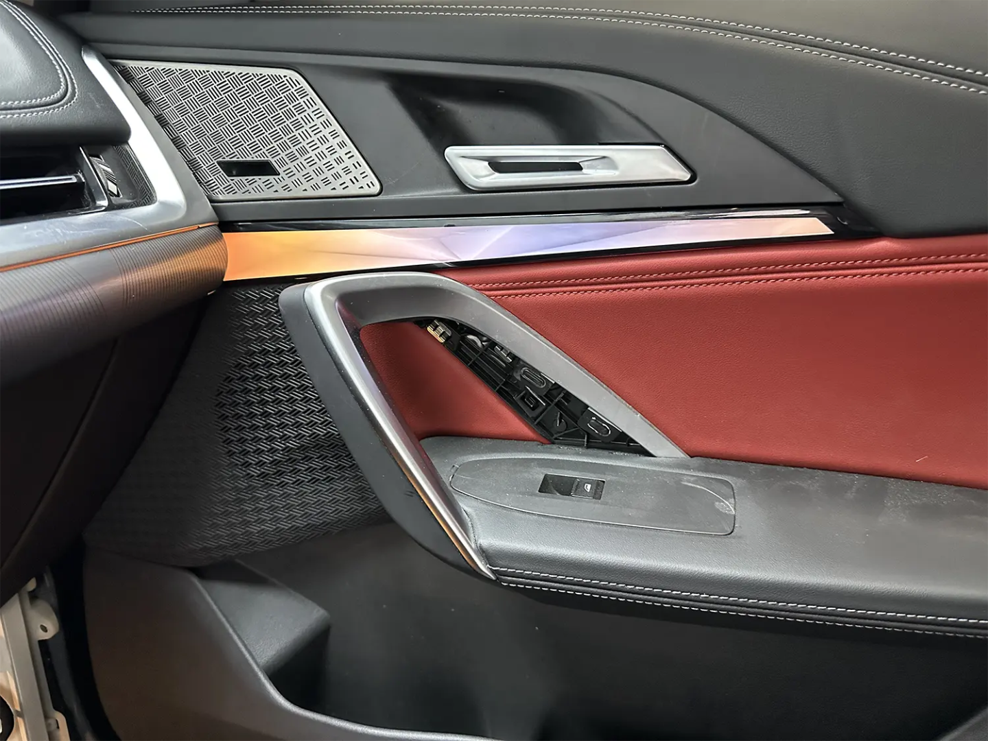 (PRENOTA) Ambient Light per BMW U11, U13, X1, IX1, IX2, IX2 (2022>), 256 Colori, APP