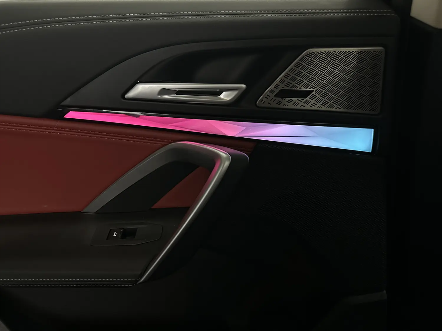 (PRENOTA) Ambient Light per BMW U11, U13, X1, IX1, IX2, IX2 (2022>), 256 Colori, APP