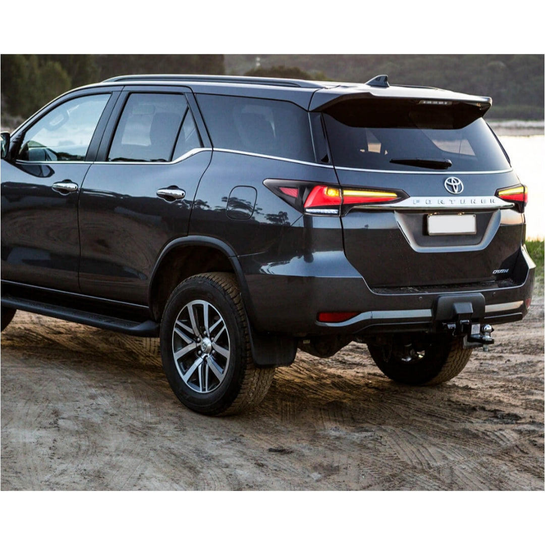 (PRENOTA) Fanali Posteriore Completo per Toyota Fortuner (2015-2020) a LED