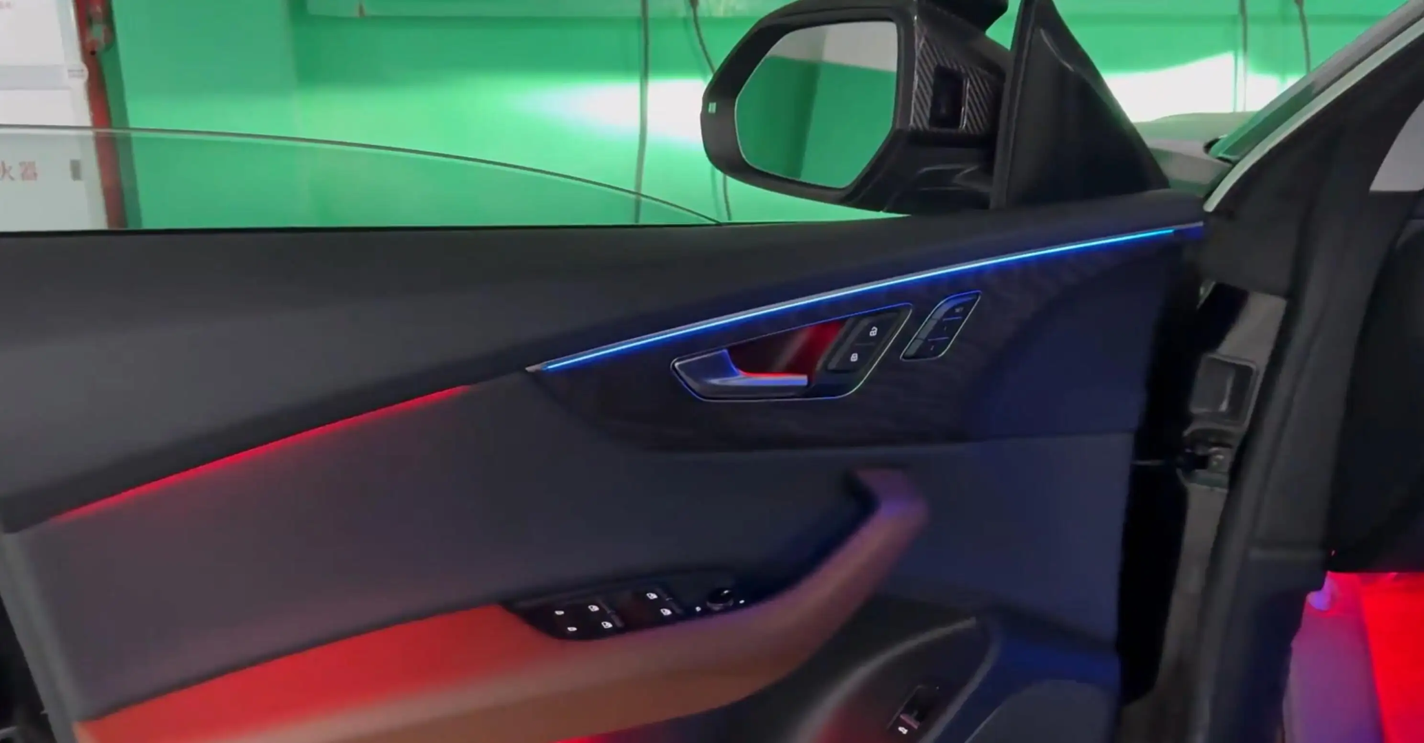 (PRENOTA) Ambient Light per Audi Q8 SQ8 RS Q8 (2018-2024), 256 Colori, APP