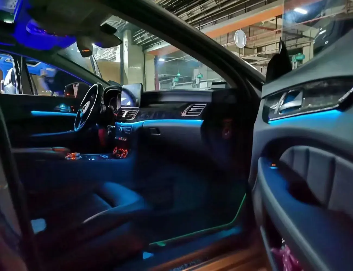 (PRENOTA) Ambient Light per Mercedes CLS W218 (2012-2017), 256 Colori, APP