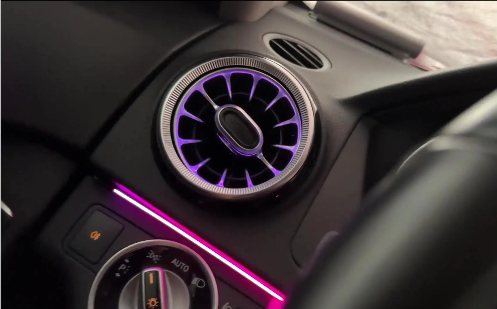 (PRENOTA) Ambient Light per Mercedes Classe C W204 (2007-2014), 256 Colori, APP
