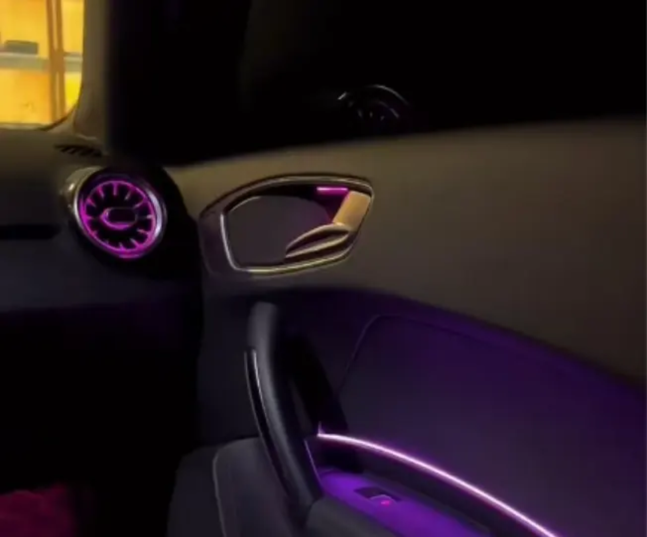 (PRENOTA) Ambient Light per Audi A1 (2010-2018), 256 Colori, APP