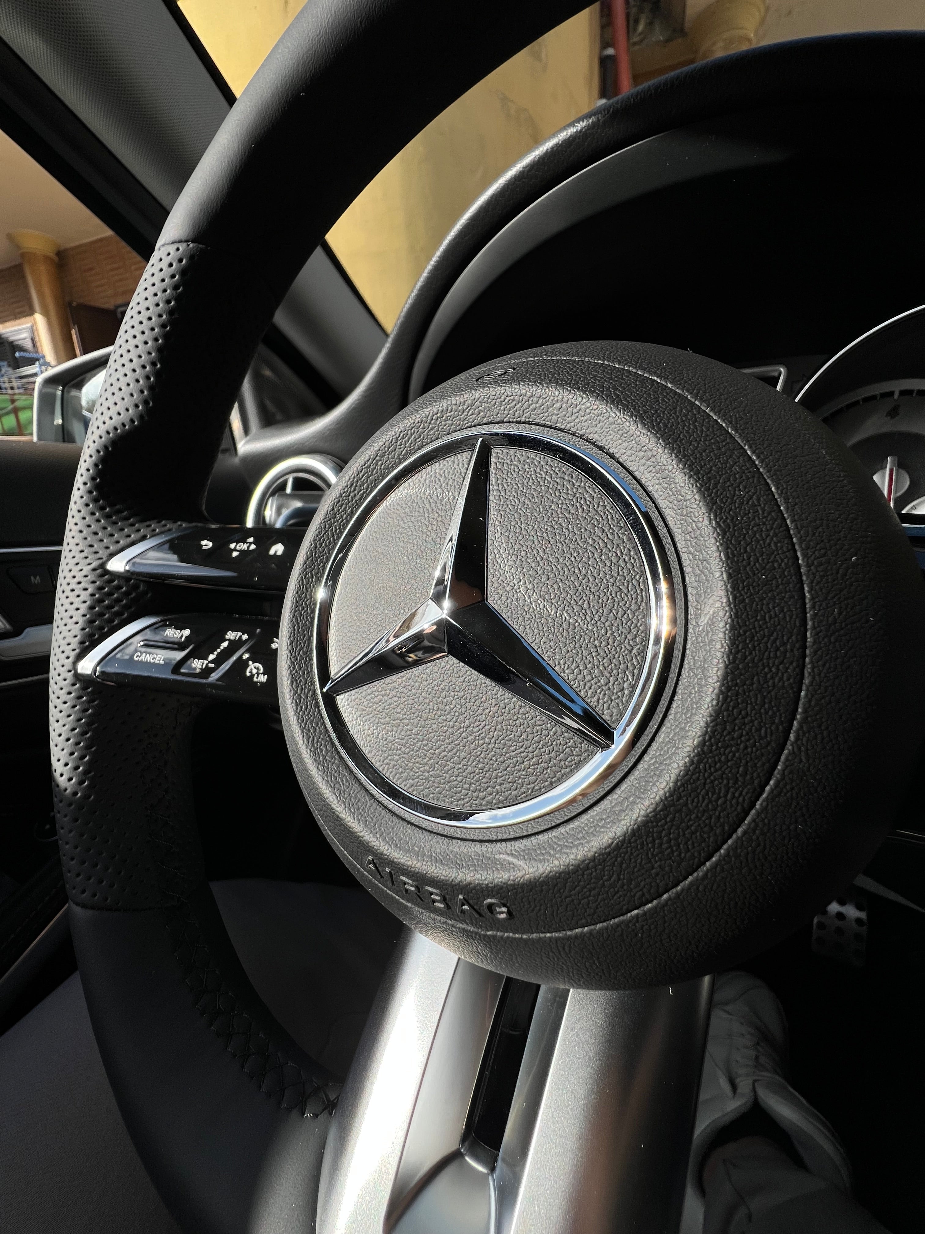 (PRENOTA) Volante per Mercedes, Nera, Linea Nera, Perforazione, AMG