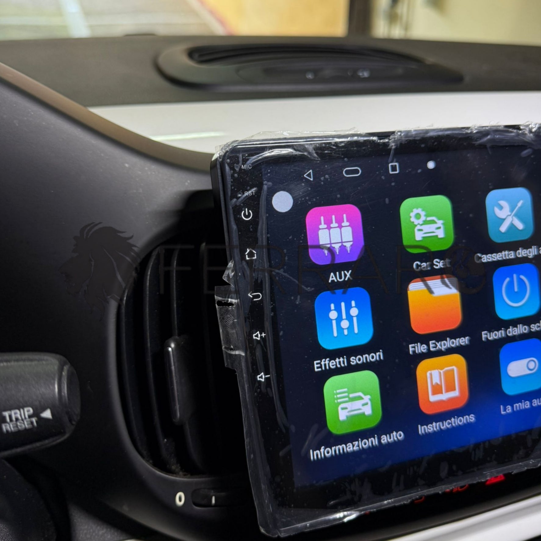 Autoradio per Fiat 500L 10.1" (2012-2022) Android, Bluetooth, CarPlay, Android Auto, 2GB/4GB/8GB Ram