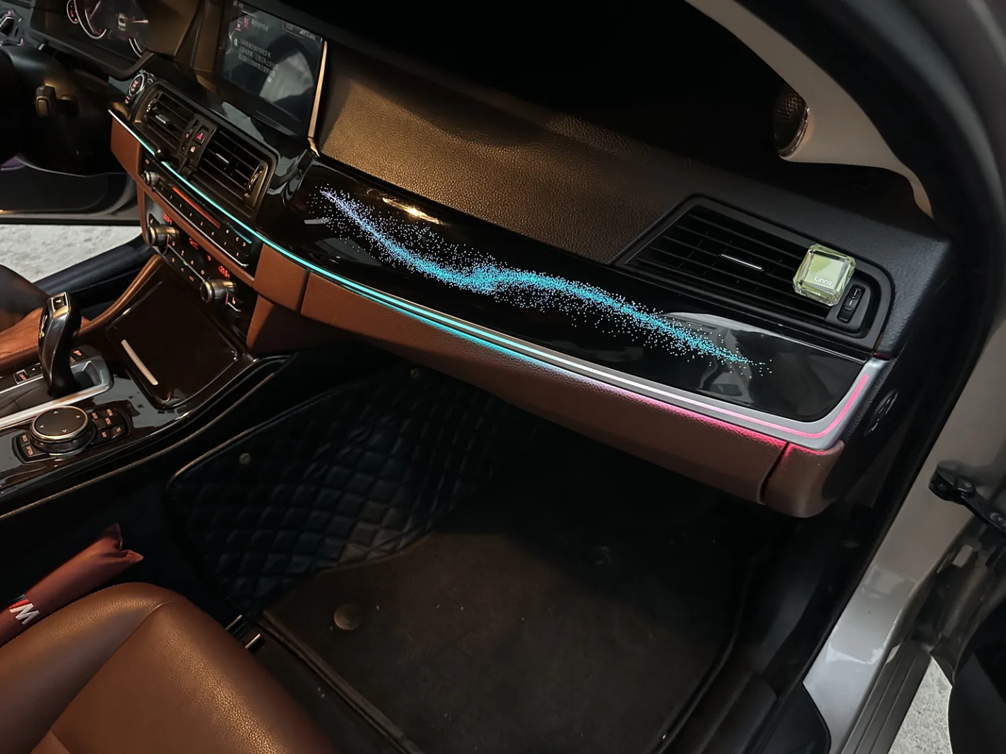 (PRENOTA) Ambient Light per BMW Serie 5 F10, F11 (2011-2017), 256 Colori, APP