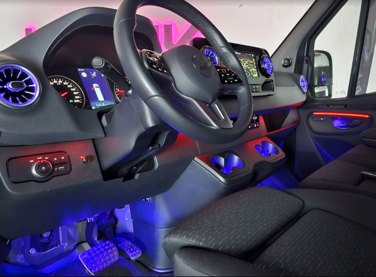 (PRENOTA) Ambient Light per Mercedes Sprinter W907 (2018-2025), 256 Colori, APP