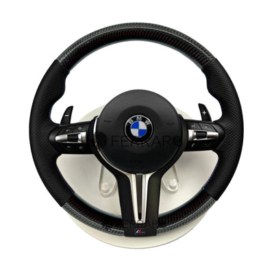 (PRENOTA) Volante per BMW, Carbonio Inclinato, Pelle Nera, Perforata, Linea Tricolore