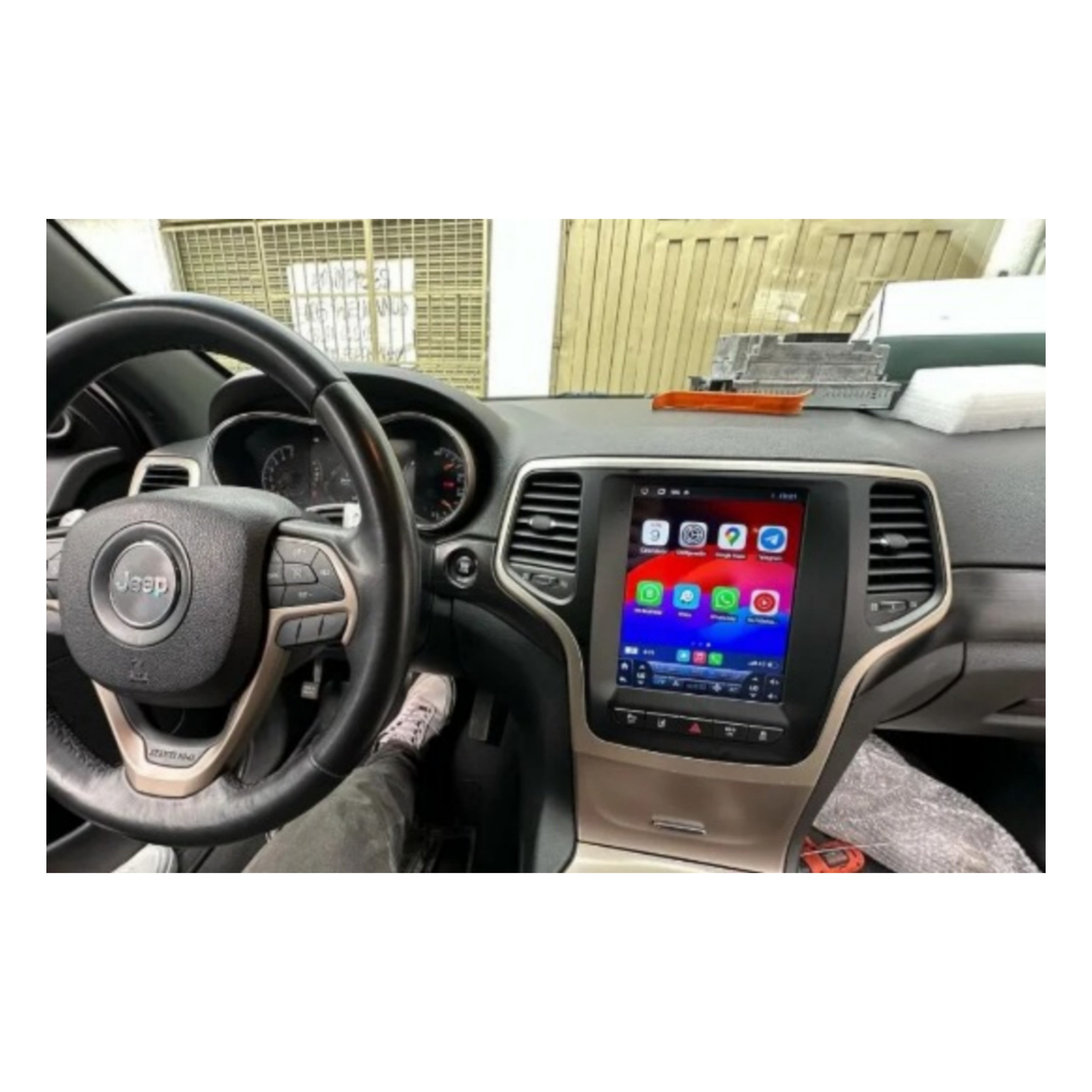 Autoradio per Jeep Grand Cherokee 9.7" (2014-2021) Android, Bluetooth, CarPlay, Android Auto, Modello Tesla, 4GB/8GB Ram