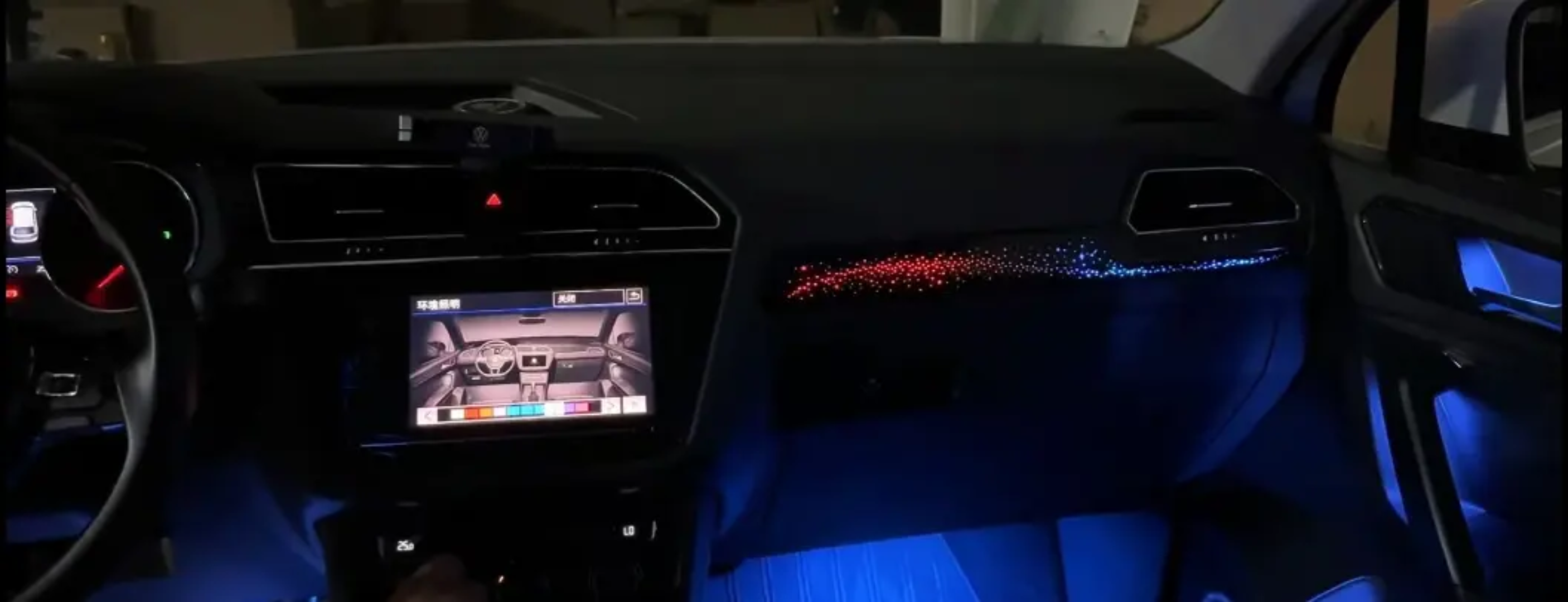 (PRENOTA) Ambient Light per Volkswagen VW Tiguan (2017-2023), 256 Colori, APP