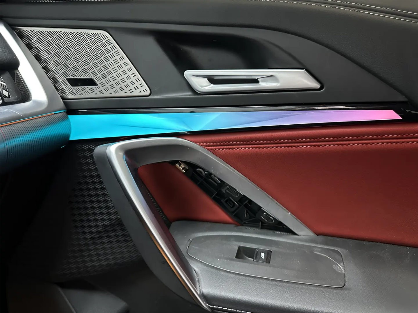 (PRENOTA) Ambient Light per BMW U11, U13, X1, IX1, IX2, IX2 (2022>), 256 Colori, APP
