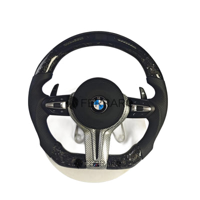 (PRENOTA) Volante per BMW, Carbonio Forgiatura, Pelle Nera, Punzonatura, Cornice pulsante in Carbonio, LED