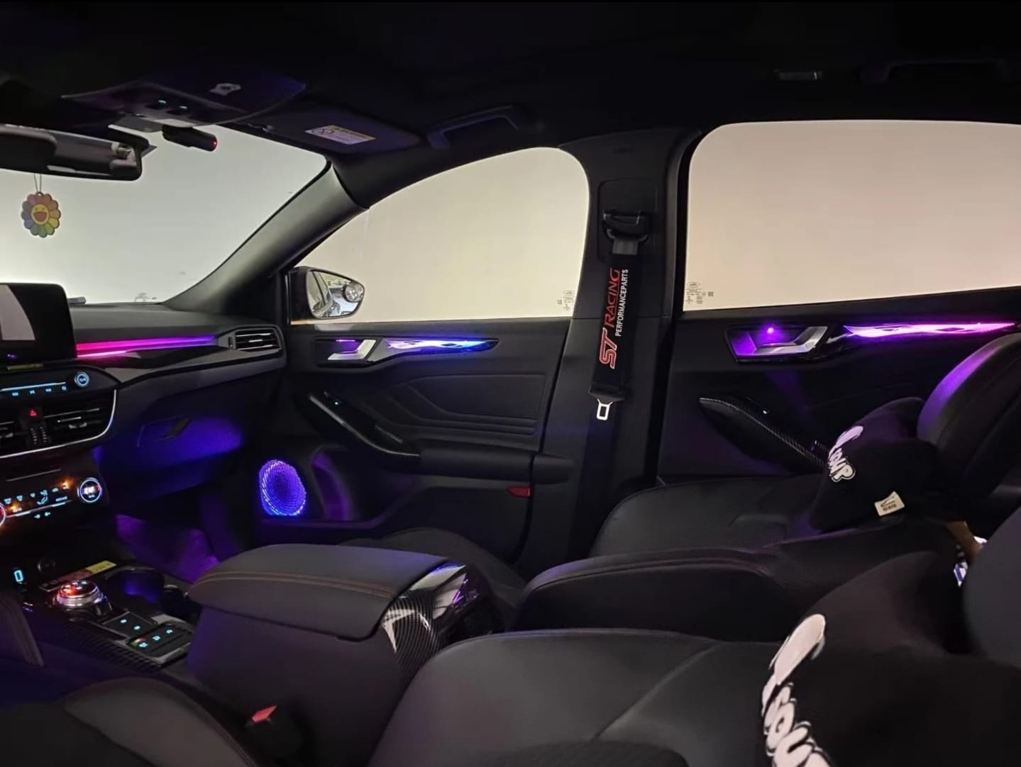 (PRENOTA) Ambient Light per Ford Focus (2018-2022), 256 Colori RGB, APP
