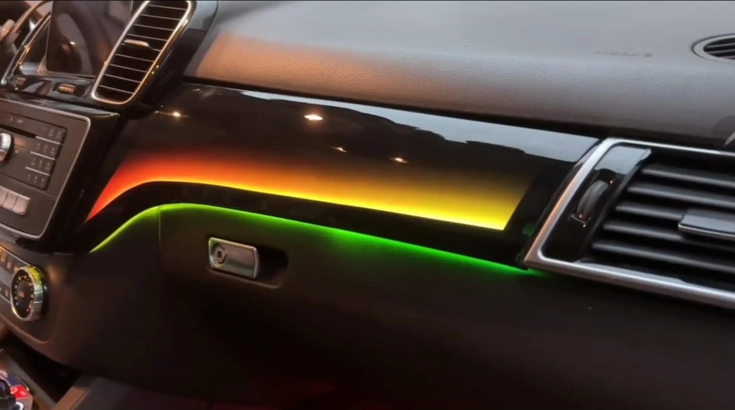 (PRENOTA) Ambient Light per Mercedes Benz ML, GL, GLE, GLS, 256 Colori, APP