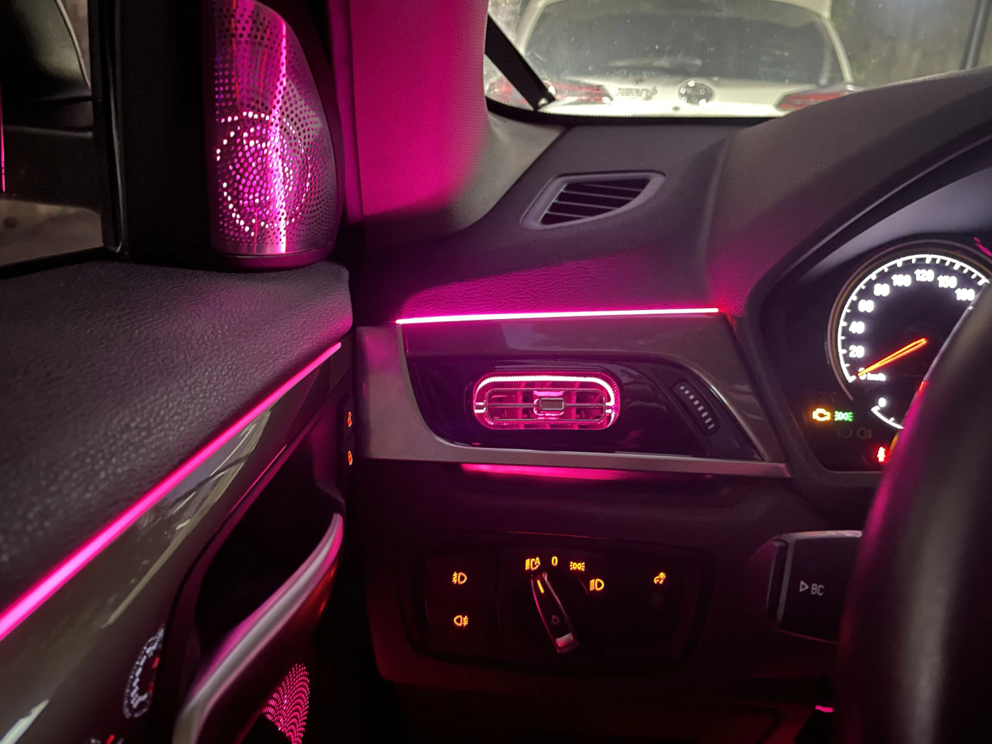 (PRENOTA) Ambient Light per BMW X1, X2 F48, F49 (2016-2022), 256 Colori, APP