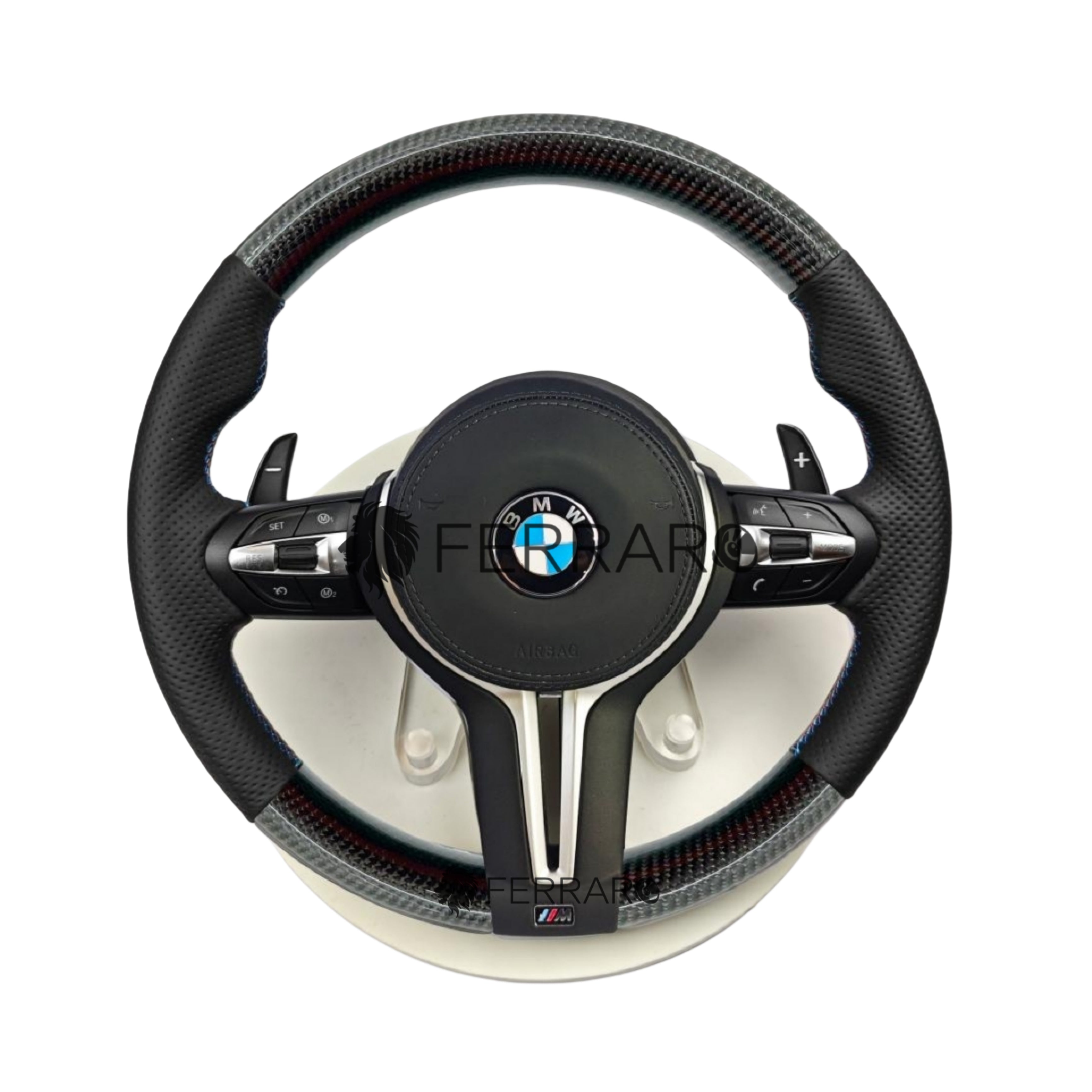 (PRENOTA) Volante per BMW, Carbonio Inclinato, Pelle Nera, Perforata, Linea Tricolore