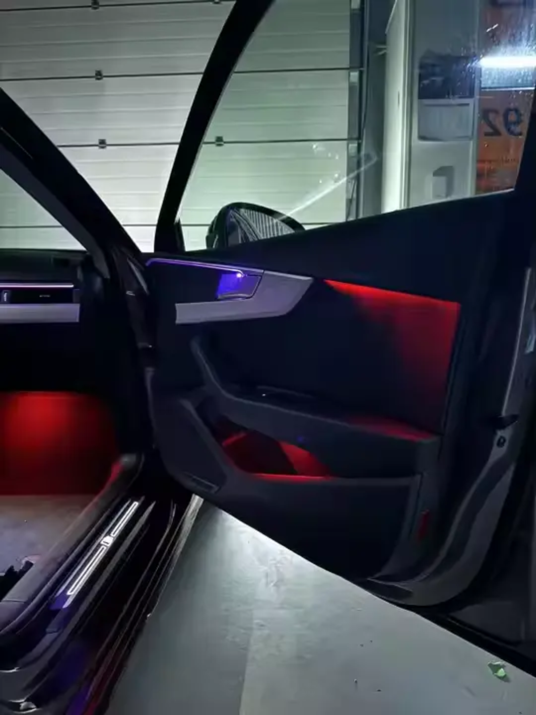 (PRENOTA) Ambient Light per Audi A4, A5 B9 (2017-2024), 256 Colori, APP