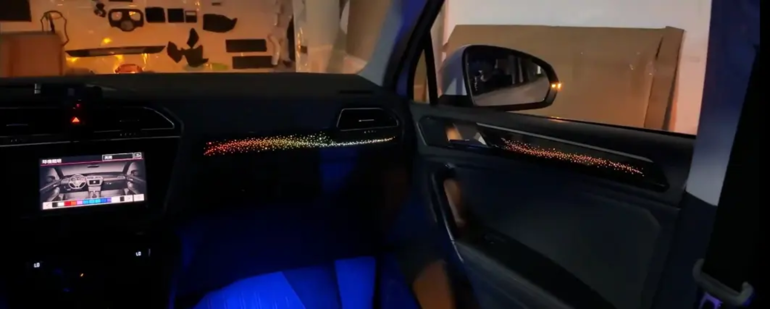 (PRENOTA) Ambient Light per Volkswagen VW Tiguan (2017-2023), 256 Colori, APP