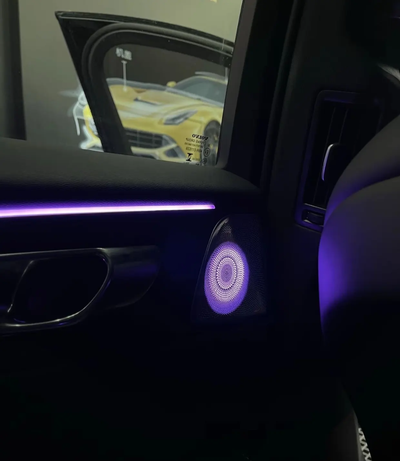 (PRENOTA) Ambient Light per Volvo XC60 (2017-2026), 256 Colori, APP