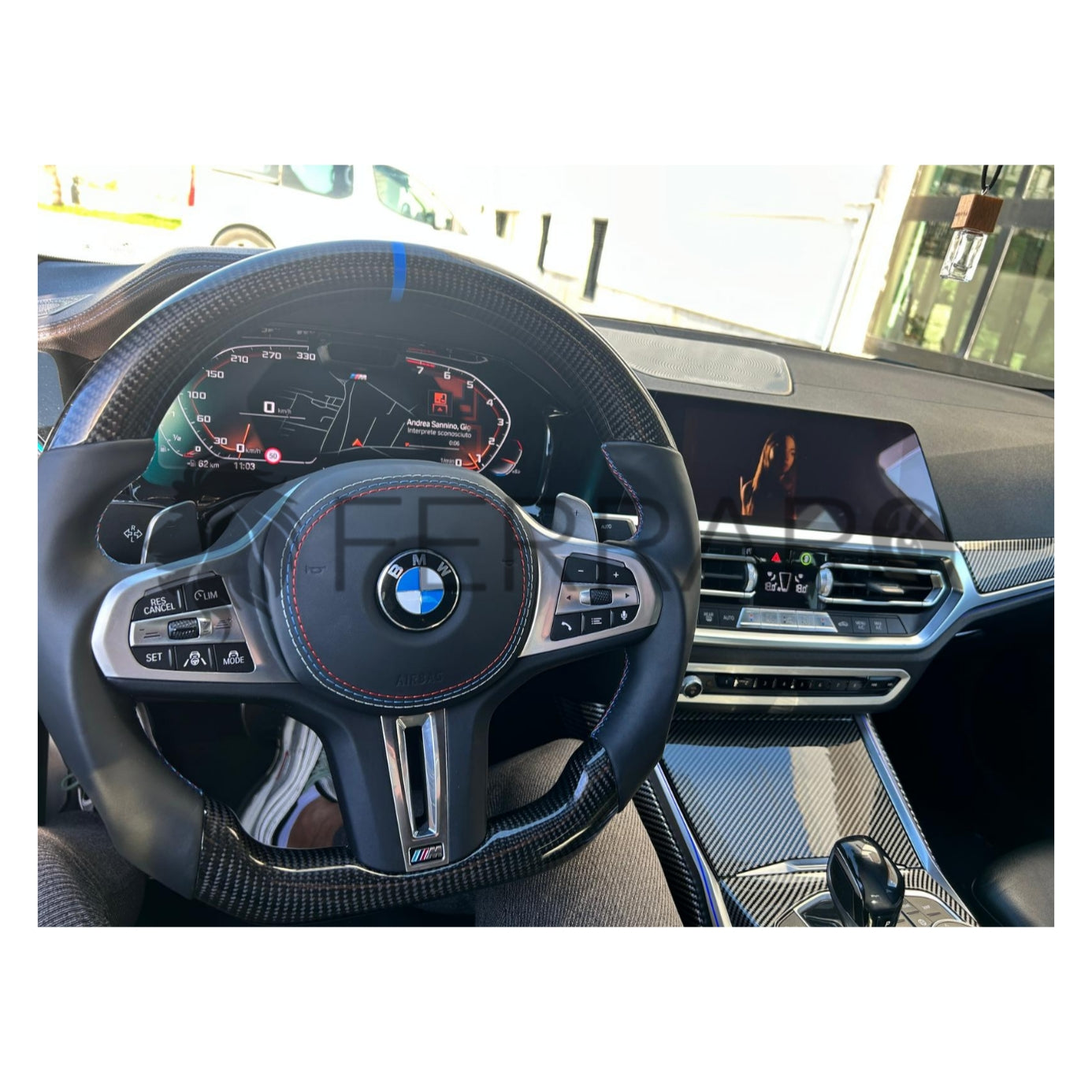 (PRENOTA) Volante Sportivo per BMW Serie 3 G20, G21, G80, G81 (2018-2025), Carbonio, Customizzato in Pelle