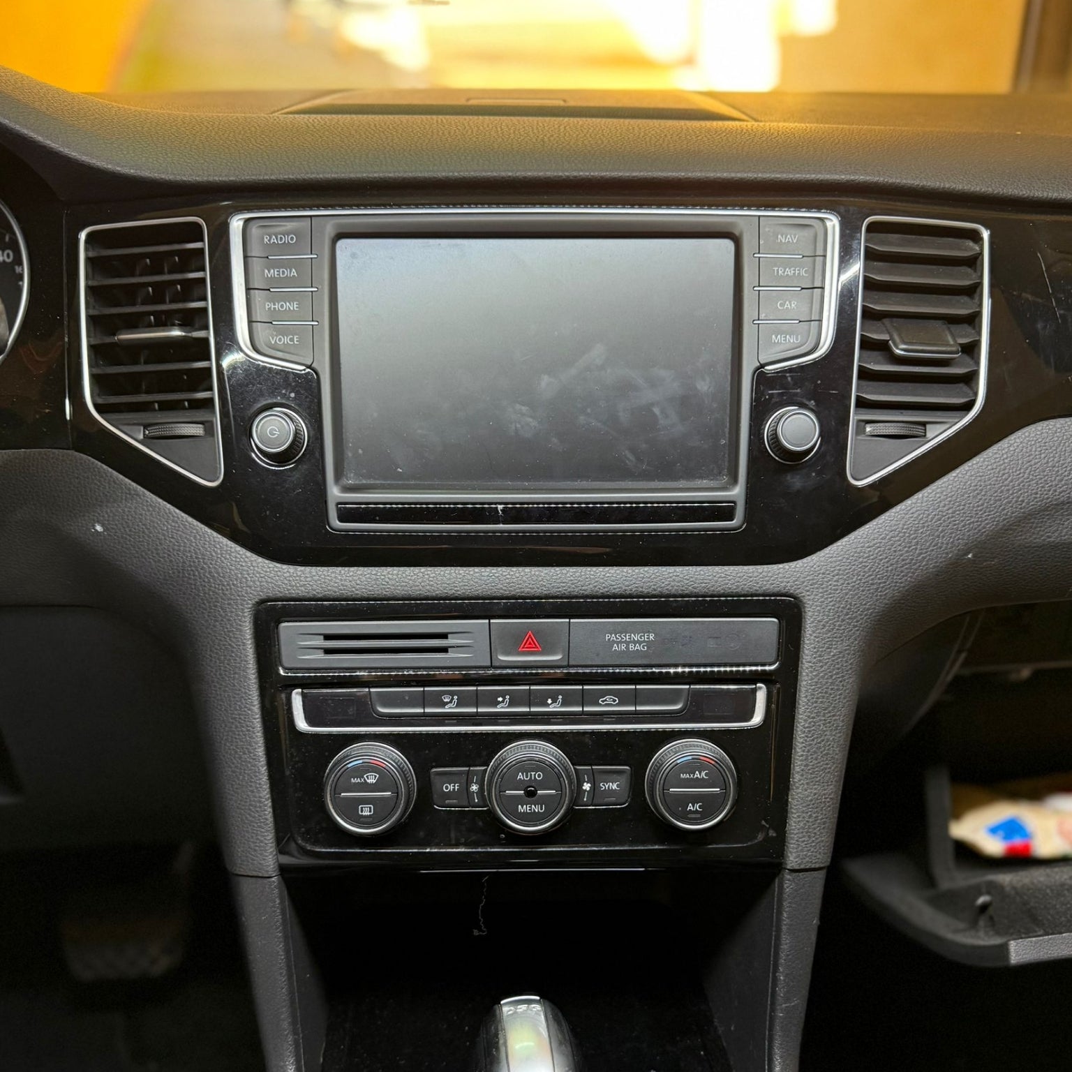 Autoradio per Volkswagen Golf Sportsva 10.1" 2K (2014-2020) Android, Bluetooth, CarPlay, Android Auto, 4/64GB Ram