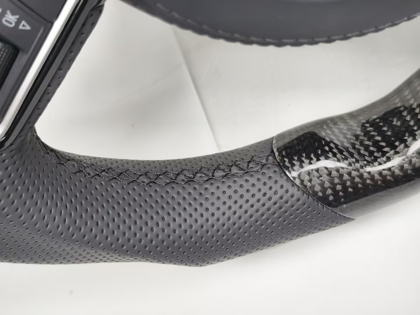 (PRENOTA) Volante per Audi, Carbonio, Linea Nera, S